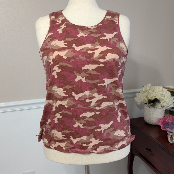 2/$10 NWOT Old Navy Everywear Slub Knit Camo Tank - Picture 3 of 7
